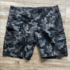 Williams Sonoma Gray and Black Cargo Shorts Urban Camouflage